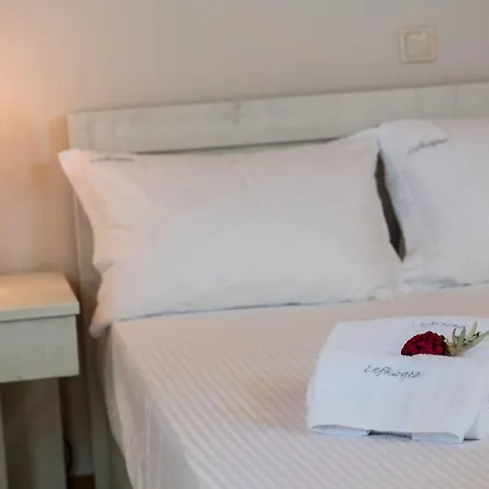 Lefkogea Villas&apartments Tsoukaládhes